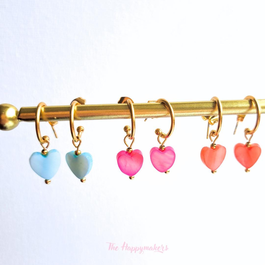 Oorbellen stainless steel, hartjes, 100% waterproof, schelpkralen, little hoops, bedeloorbellen, handgemaakt