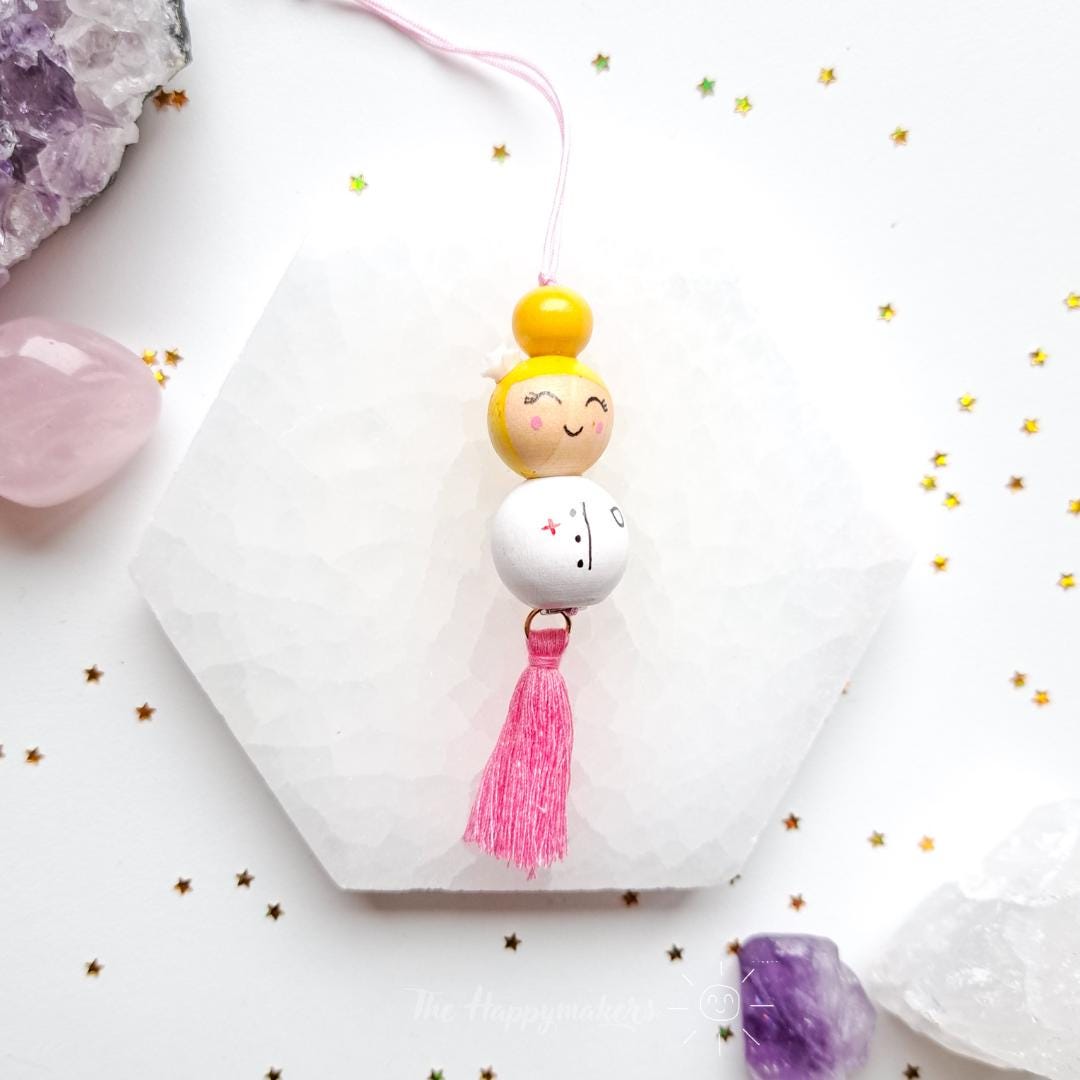 Gelukspoppetje verpleegster, handgemaakt, geluksbrenger, zorg, cadeautje, geschenk, hanger, autohanger