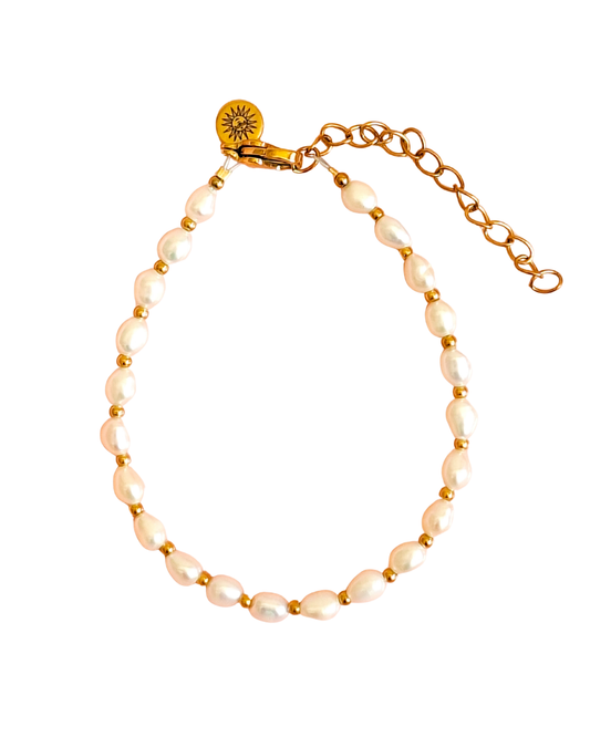 Boho beach bracelet golden small pearl