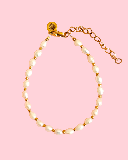 Boho beach bracelet golden small pearl