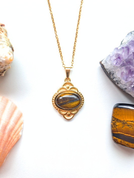 Ketting met edelsteen bedel