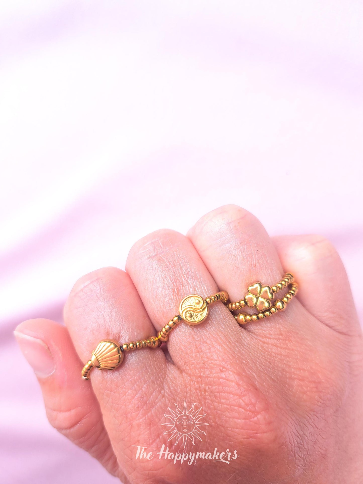 Kralen ring met bedel, 2mm stainless steel kralen, elastische ring, 100% waterproof, stapelbare ringen, onesize, boho, goud, rekbare ringen