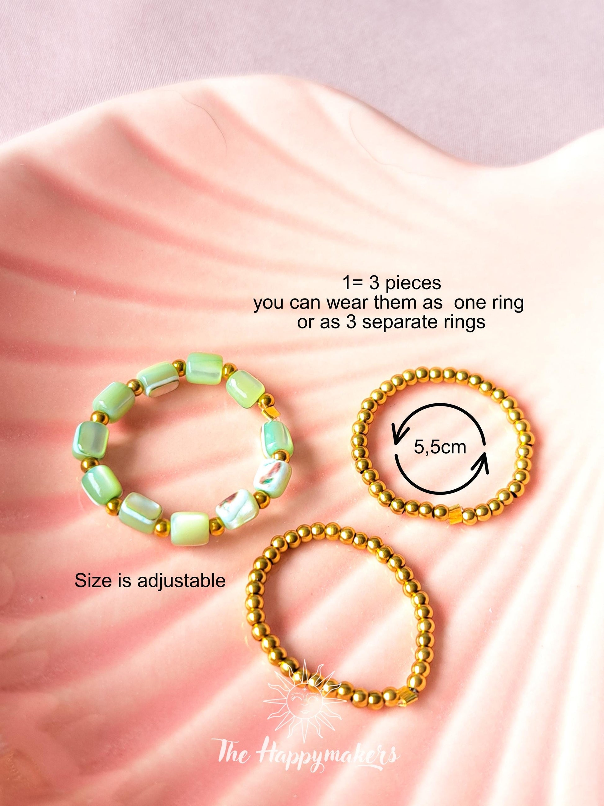 3 losse ringen, samen te dragen als 1 ring of als 3 apparte ringen. Kralen ring, 2mm stainless steel kralen, elastische ring, 100% waterproof, stapelbare ringen, onesize, boho, goud, rekbare ringen, de kralen ringen zijn allemaal verstelbaar in maat door het sterkte elastische draad. Daarom kun je ze dragen om elke vinger. De maat van de ring is 5,5cm. Maar door het elastiek is de ring ook uitrekbaar en is het one size.